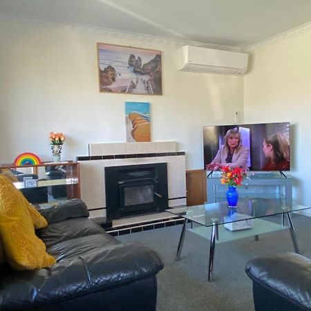 3 Bedroom Home By The Reserve Rotorua Extérieur photo