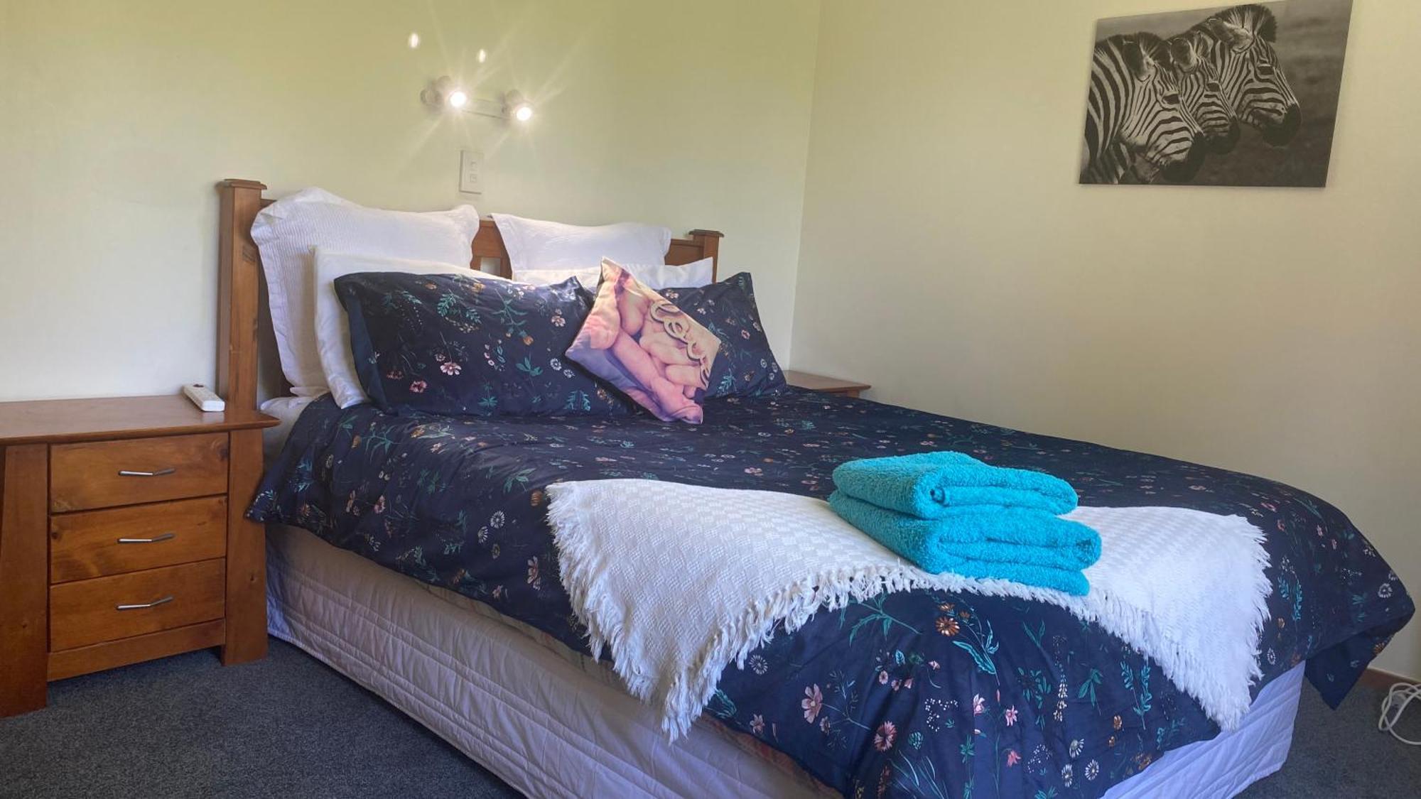 3 Bedroom Home By The Reserve Rotorua Extérieur photo